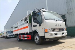 江淮5.2米氣瓶運(yùn)輸車